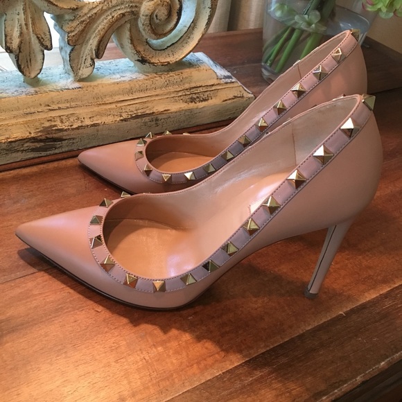 Valentino Rockstud Pumps - Picture 3 of 8
